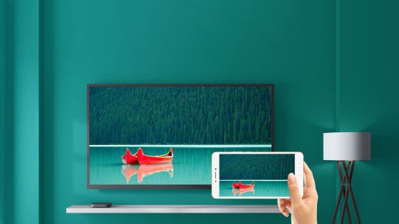Smartphone proyectando la imagen al televisor