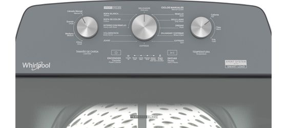 Vista frontal del panel de control de la lavadora de 20 Kg de Whirlpool con tres perillas manuales.