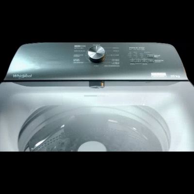 Imágenes en secuencia de las bondades de las lavadoras Xpert Collection de Whirlpool.