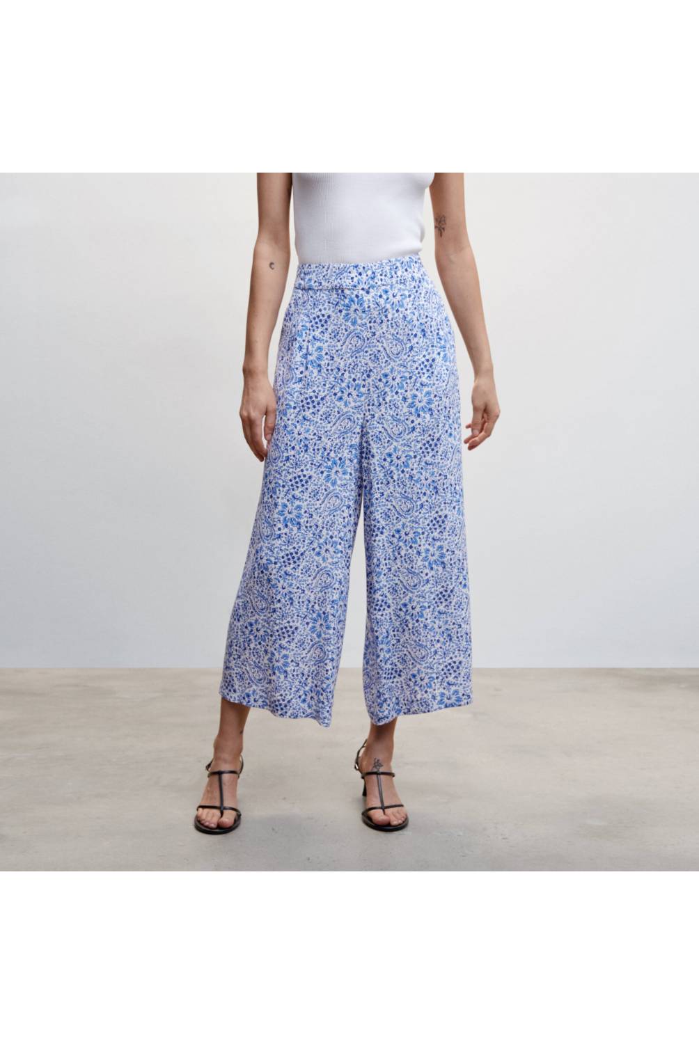 Pantalón fluido floral - Mango