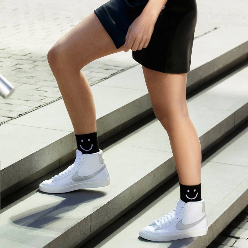 NIKE - Blazer Mid 77 Ess Zapatilla Urbana Mujer Blanco Nike