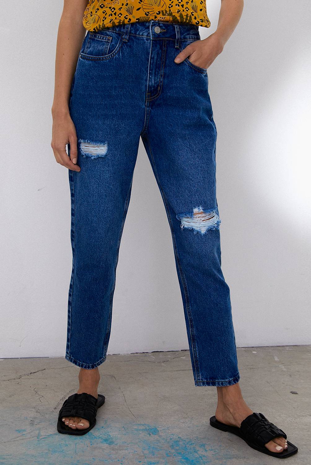 BASEMENT - Jeans Recto Tiro Alto Mujer