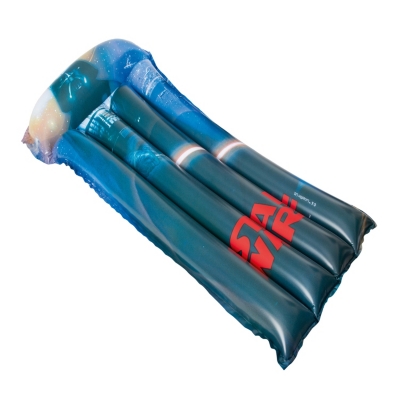 Colchoneta inflable para camping Intex elaborada en plástico y polivinilo.