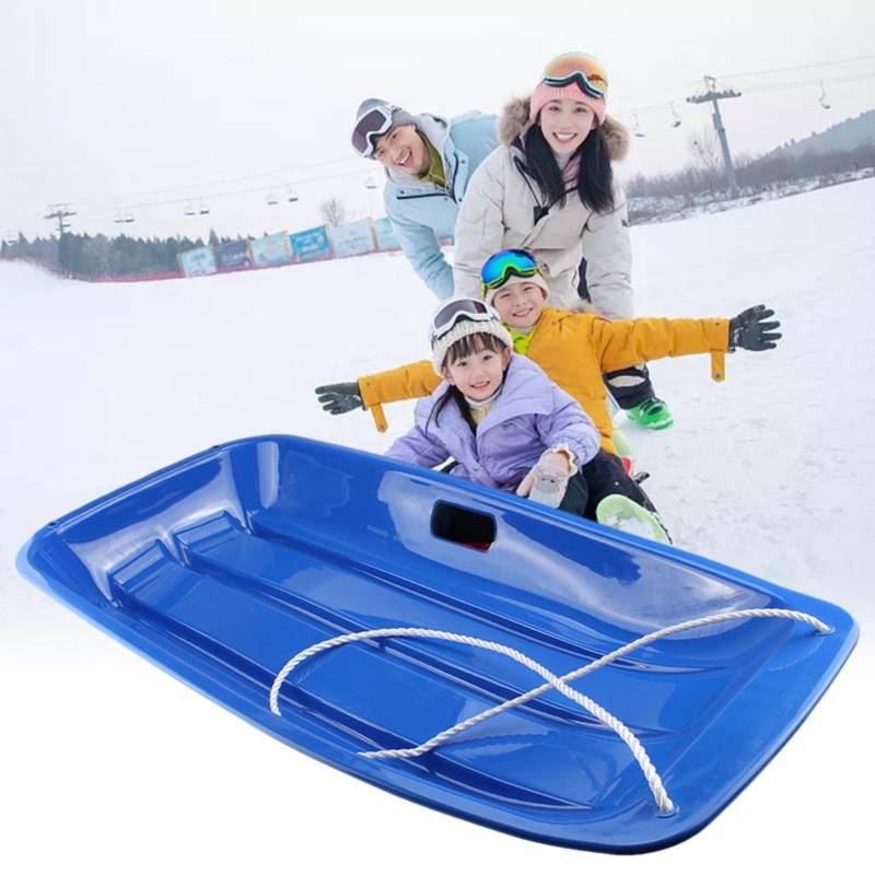 Trineo de nieve con niños / Snow sledding with children / Bajar por la nieve  en trineo 