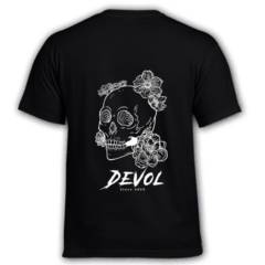 DEVOL COMPANY - Polera Gnarly Flowers Negra Devol Logo Flowers…