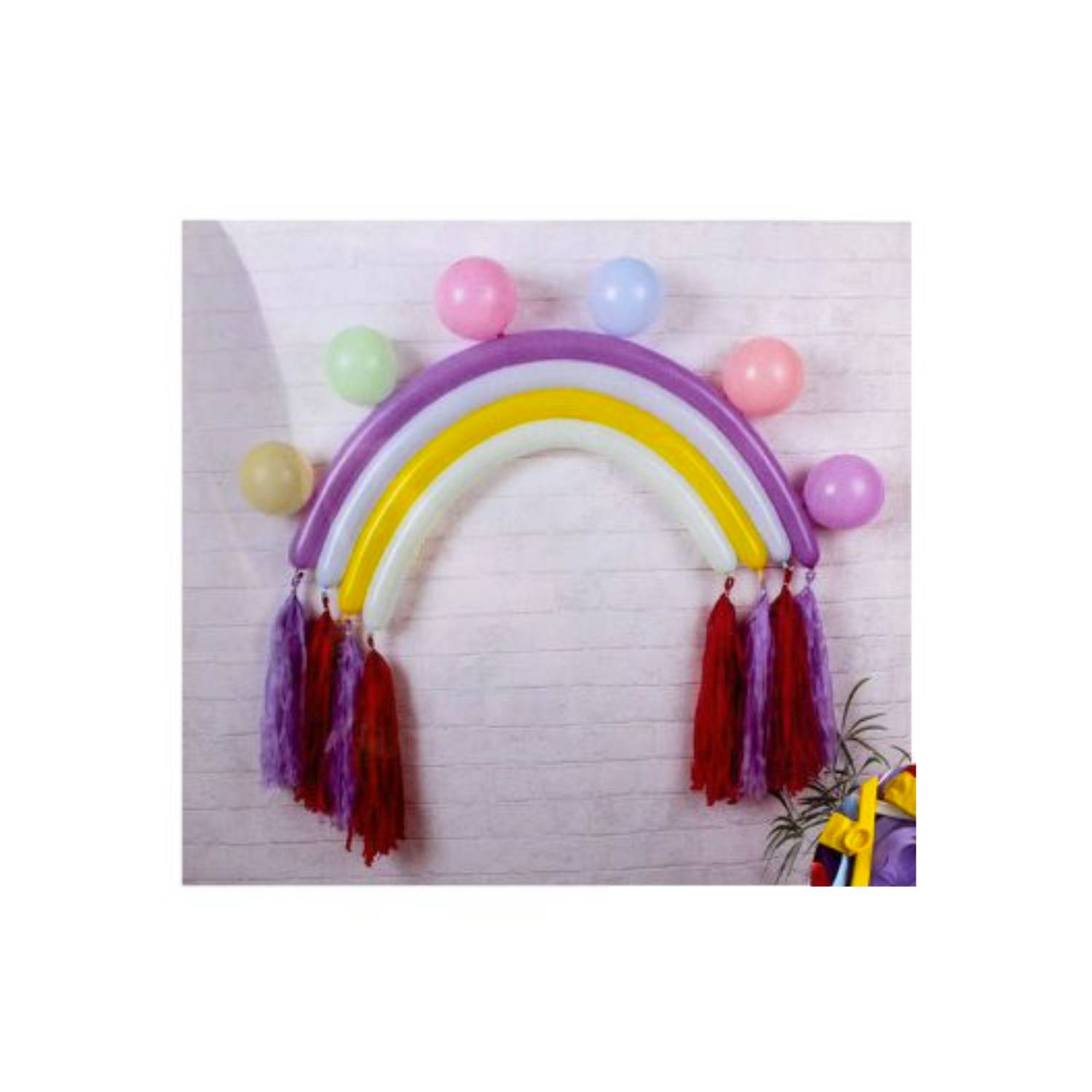 Arcoiris con globos colores pastel