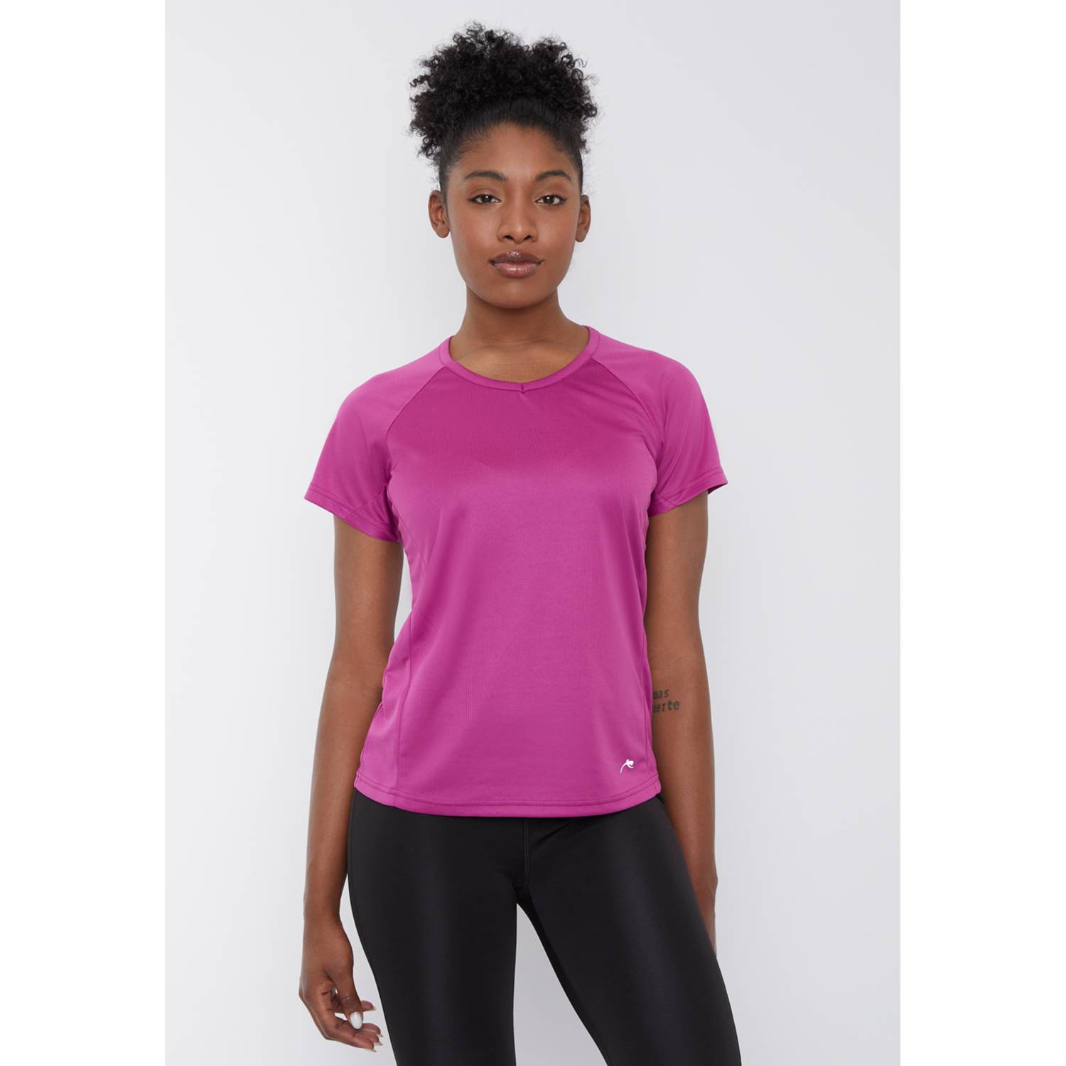 CORONA Polera Mujer Deportiva Poli ster Cuello V Fucsia Corona