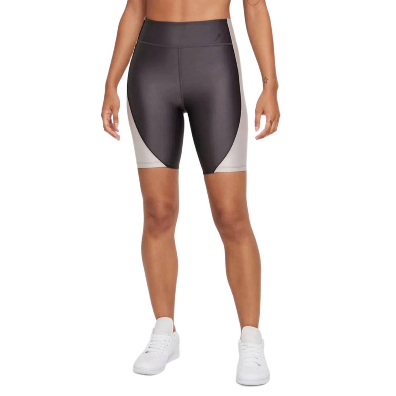 PANTALON CORTO NIKE JORDAN ESSEN LEG SHORT MUJER. NIKE