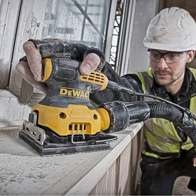 Lijadora de palma DEWALT DWE6411-B3 