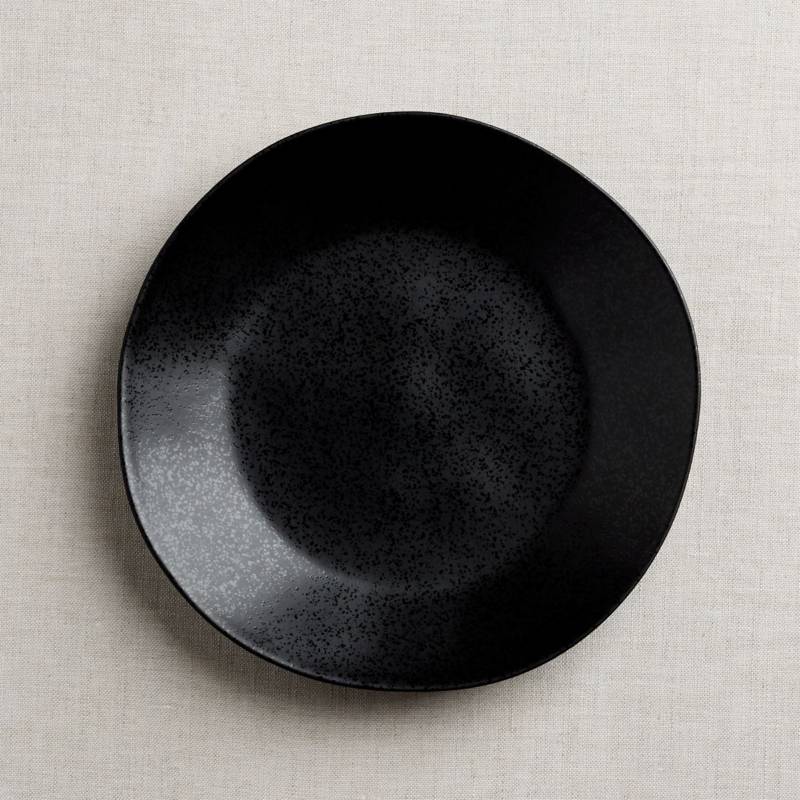 CRATE & BARREL - Plato Principal Marin Negro Mate en Gres 26 cm