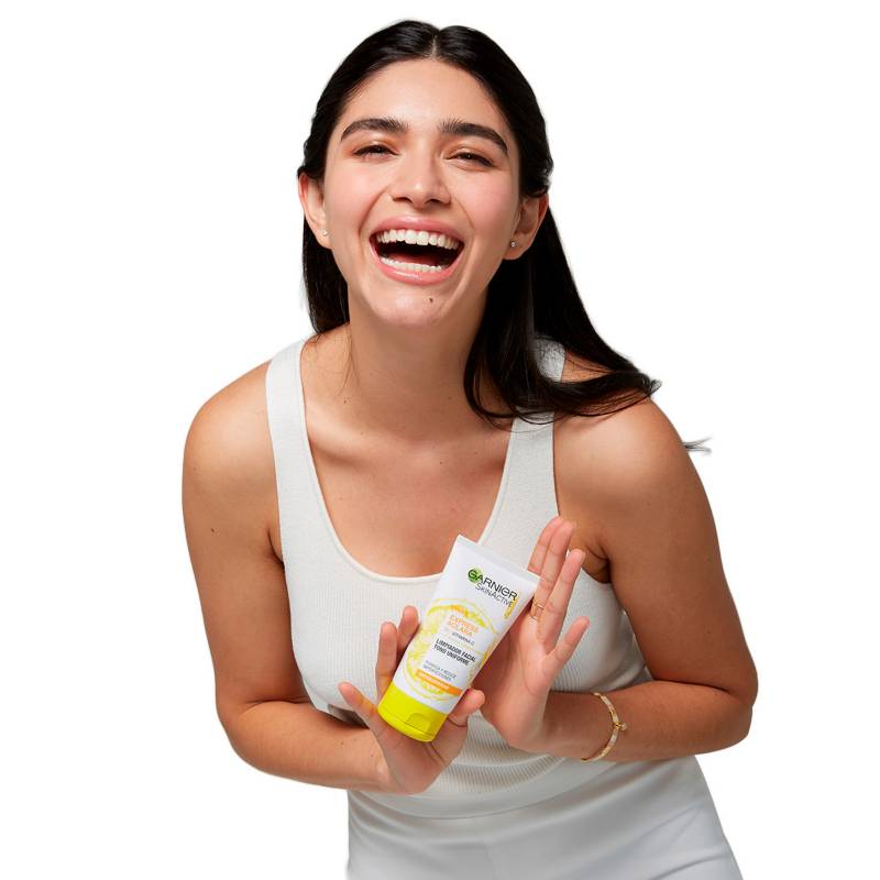 Limpiador Express Aclara Vitamina C Garnier para Todo tipo de piel 150 ml  GARNIER