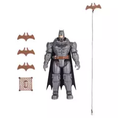 BATMAN - Figura de Acción Batman con luces y sonido 30 cm