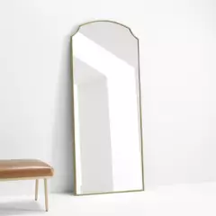 CRATE & BARREL - Espejo De Piso Con Arco De Latón Estrecho Emmy