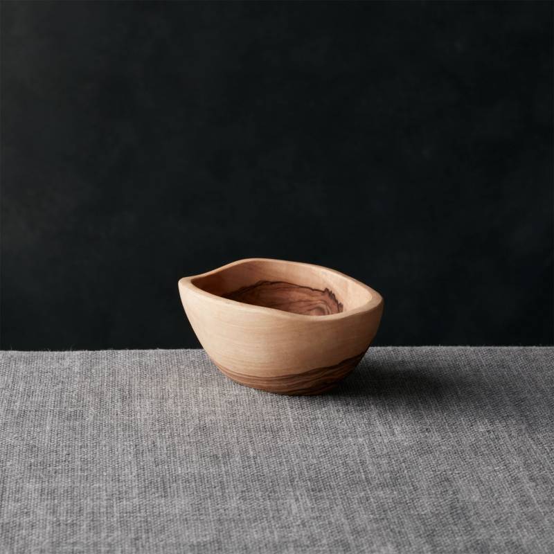 CRATE & BARREL - Bowl para Piqueo de Madera de Olivo de 12cm x 9cm