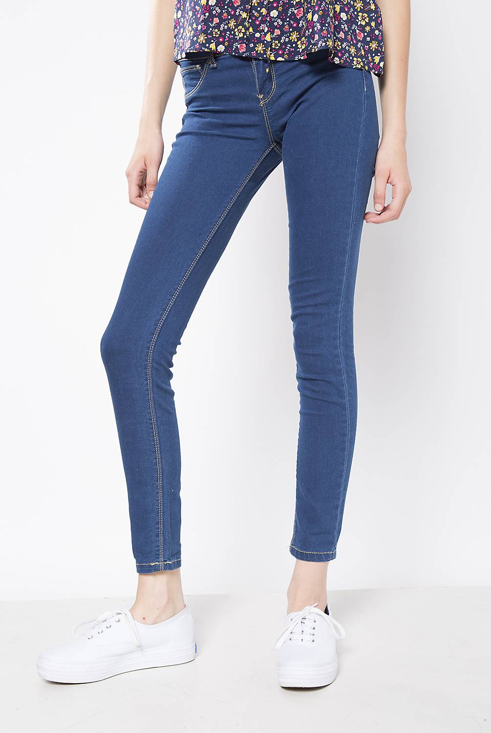 SYBILLA - Jeans Básico Moda