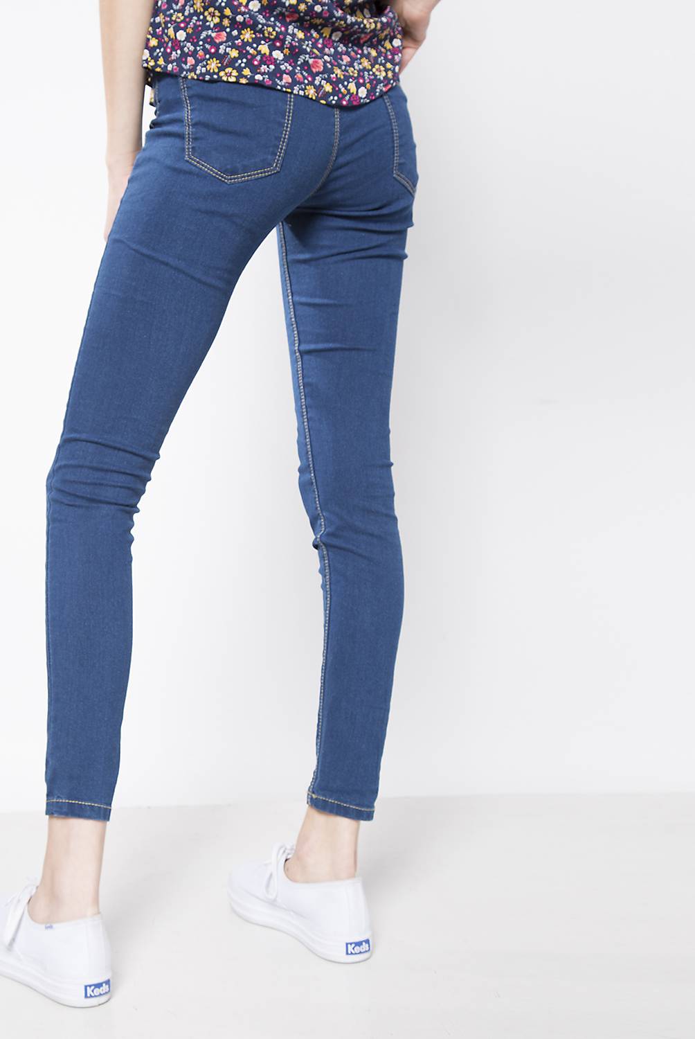 SYBILLA - Jeans Básico Moda