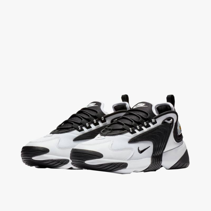 zoom 2k white black