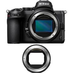 Cuerpo de cámara digital Nikon Z5 con adaptador de montaje FTZ