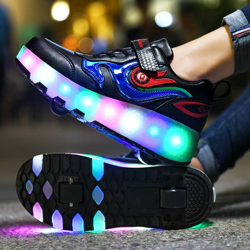 Zapatillas con ruedas y luces LED recargables con USB niñas y niños  GENERICO